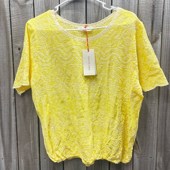 NWT yellow floral embroidered top size XL stretchy bottom hem bohemian hippie - Picture 1 of 13